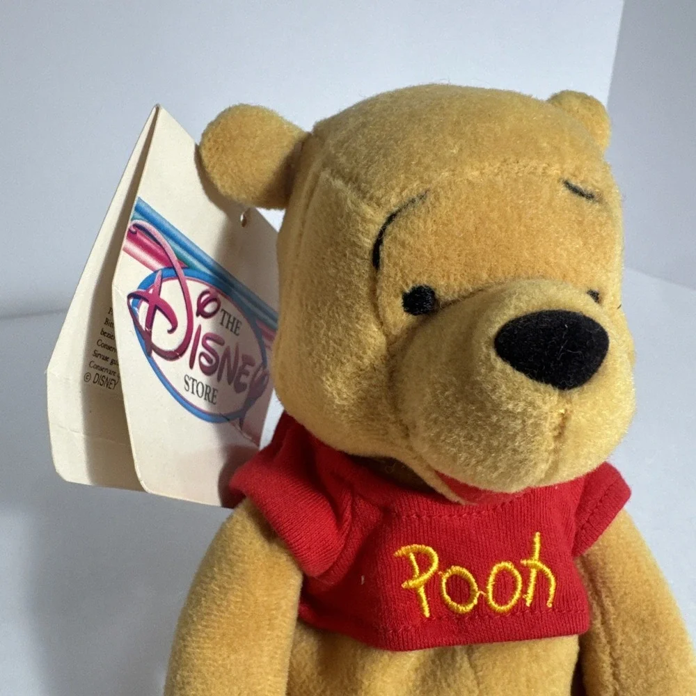 The Disney Store‎ WINNIE THE POOH Mini Bean Bag Beanie Disney Parks w/ Tags
